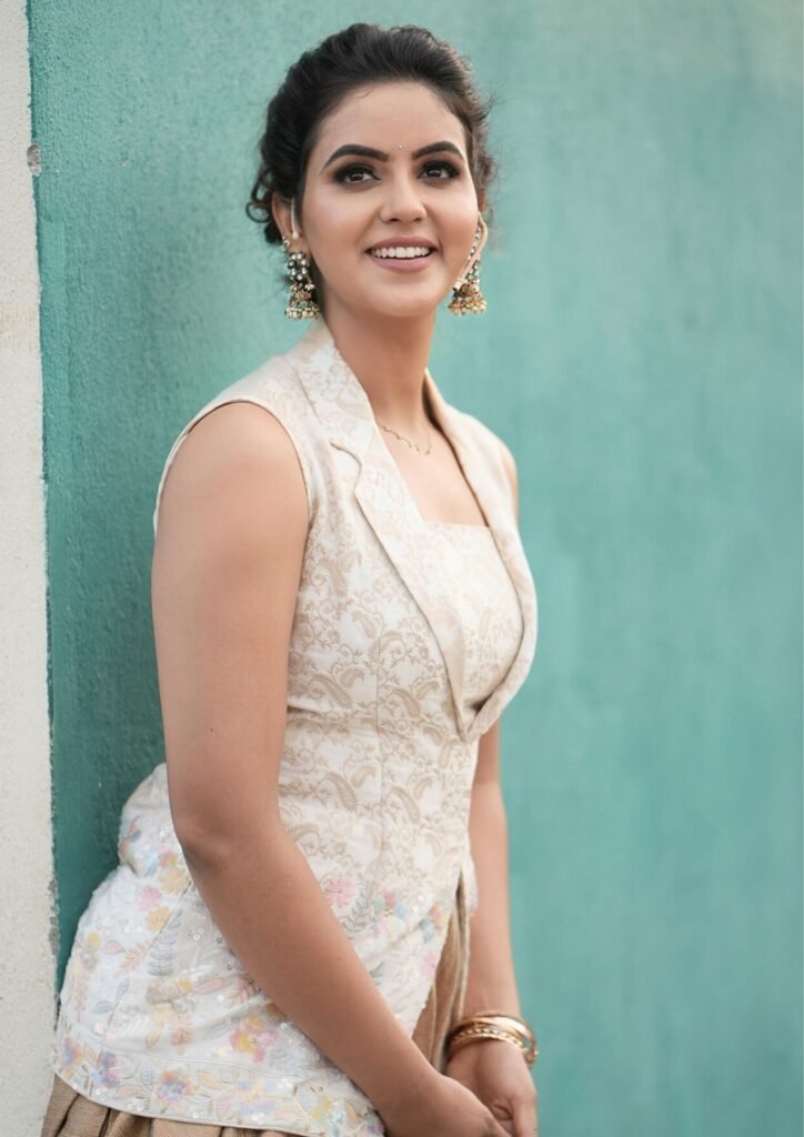 Chaitra Reddy as Kayal